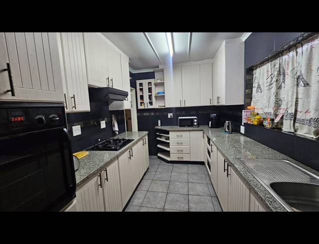 3 BEDROOM HOUSE SOLD IN RICHEM